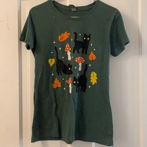 Black cat & mushroom tee